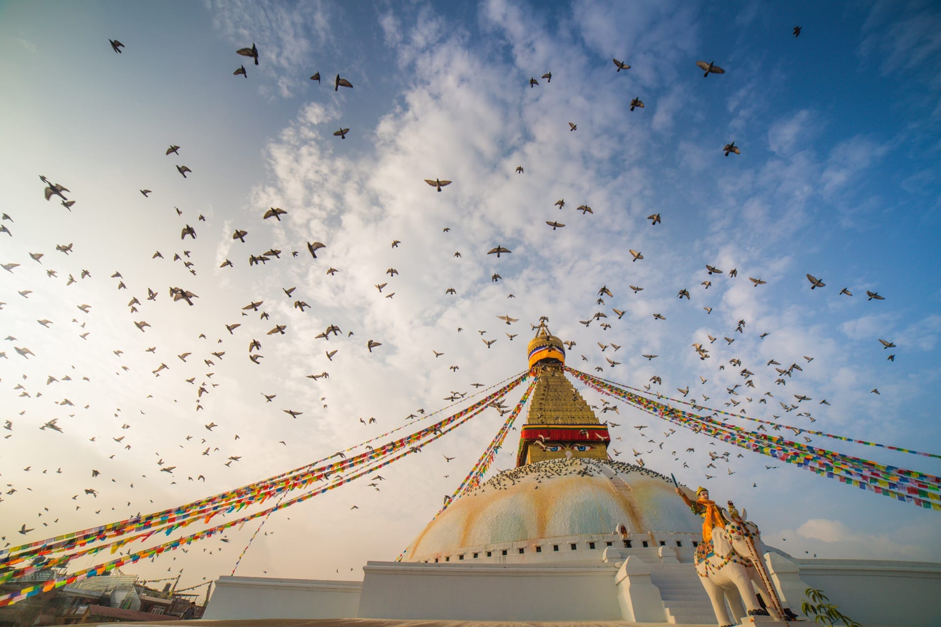 Nepal – 5 Yıldızlı Otel&Uçaklı Ki̇şi̇ye Özel Şoförlü Vi̇p Program