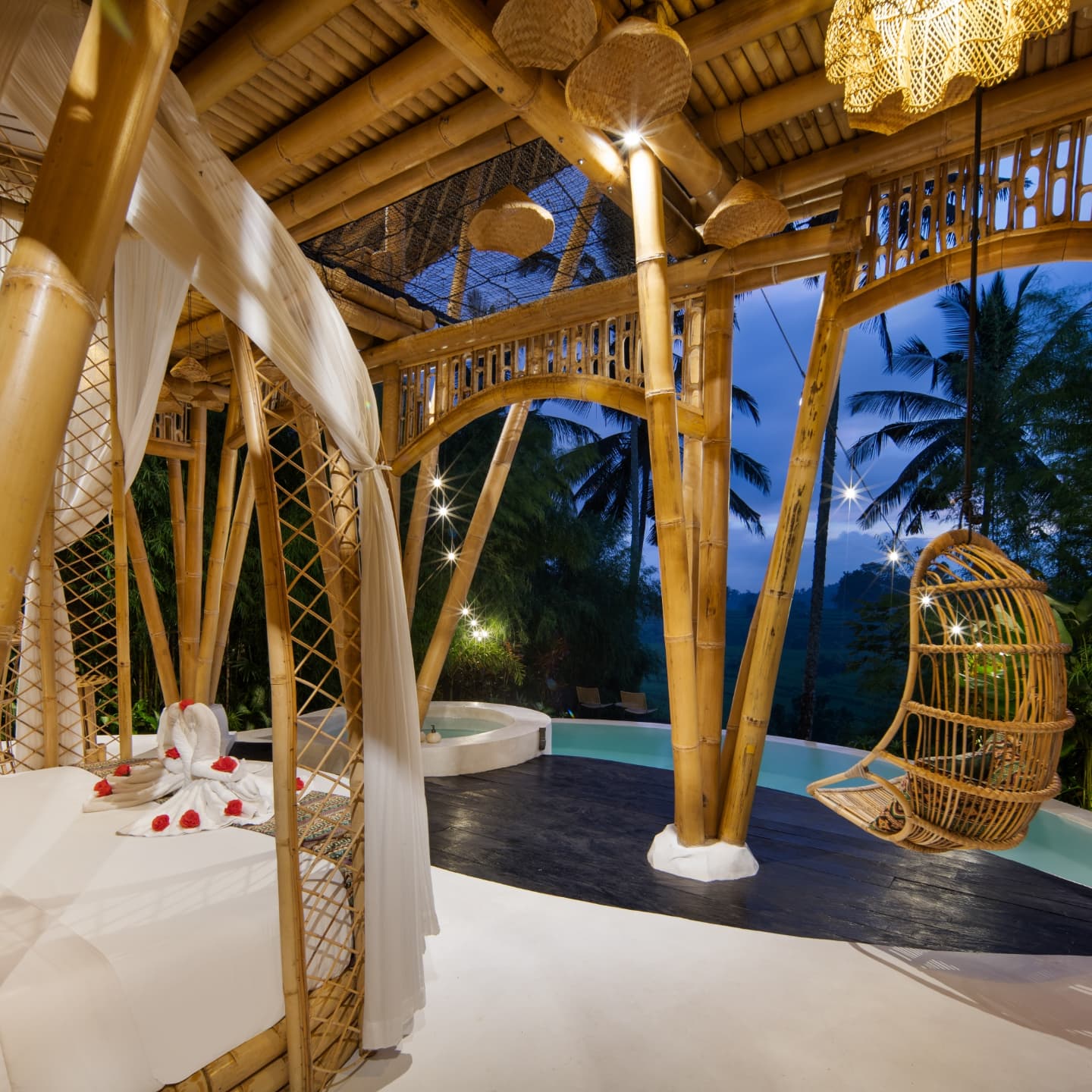 Fantastik Balayı Paketi Netflix Ödüllü Bambu Vi̇lla Konaklamali