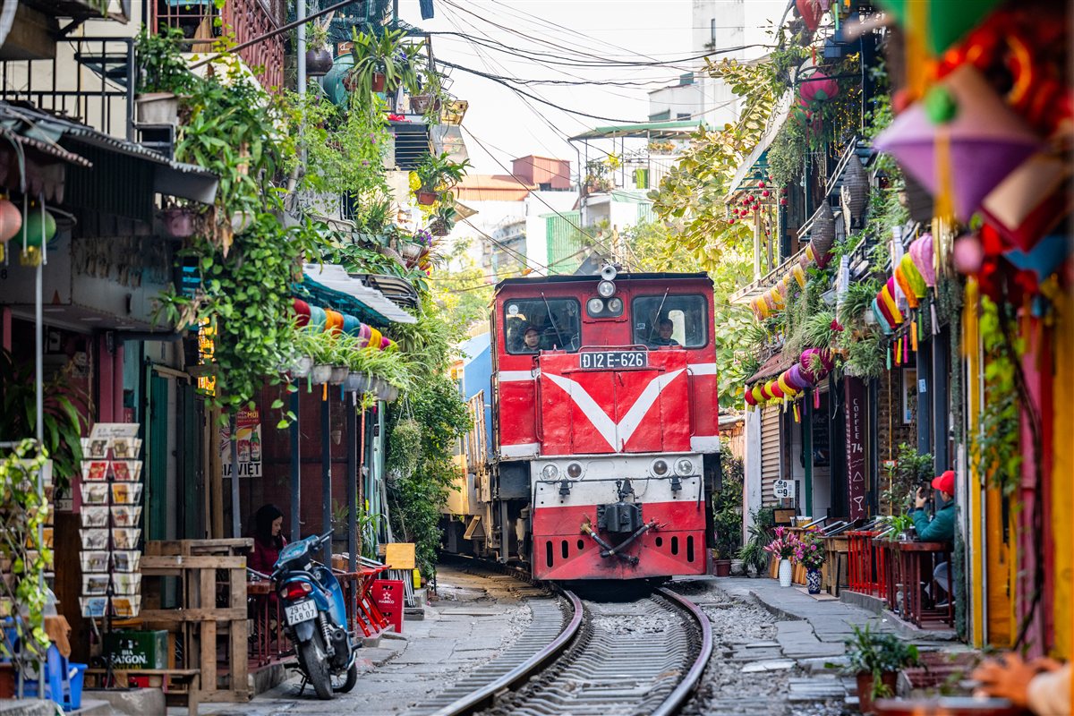 Lüx VIP Vietnam Turu - Hanoi Tren Sokağı - Hayta Yollarda