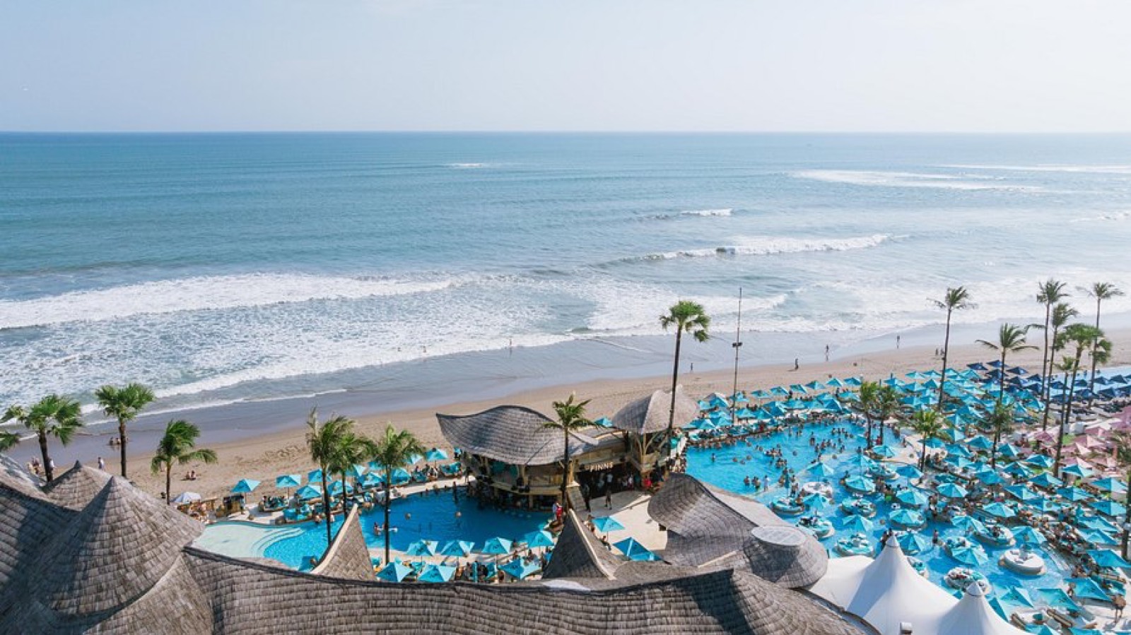 Finns Beach Club, Bali