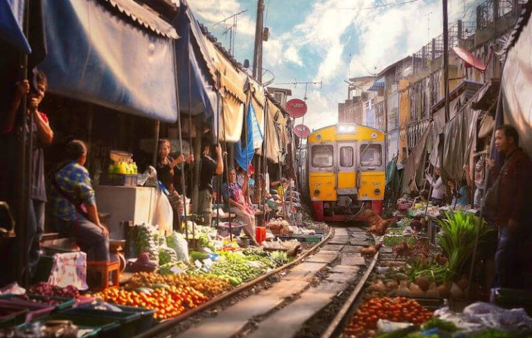 THY İle Phuket Bangkok Turu 7 Gün 6 Gece 17-23 Mayıs 2027 6. gün 2. görsel: Tren Pazarı, Bangkok Hayta Yollarda Travel
